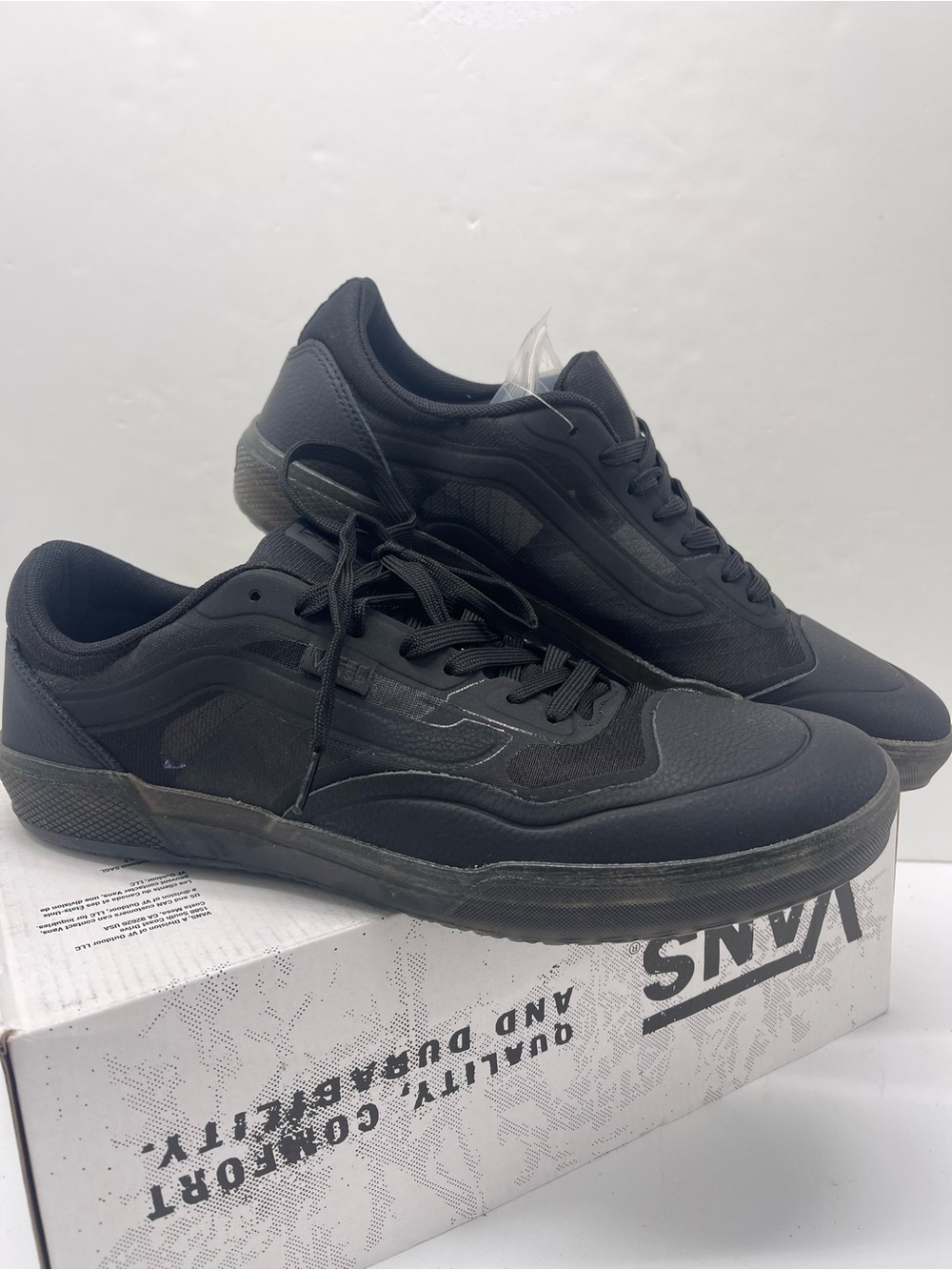 Vans Men’s Ave Leather Black
VN0A5JIBBLK Sneakers - Picture 7 of 15